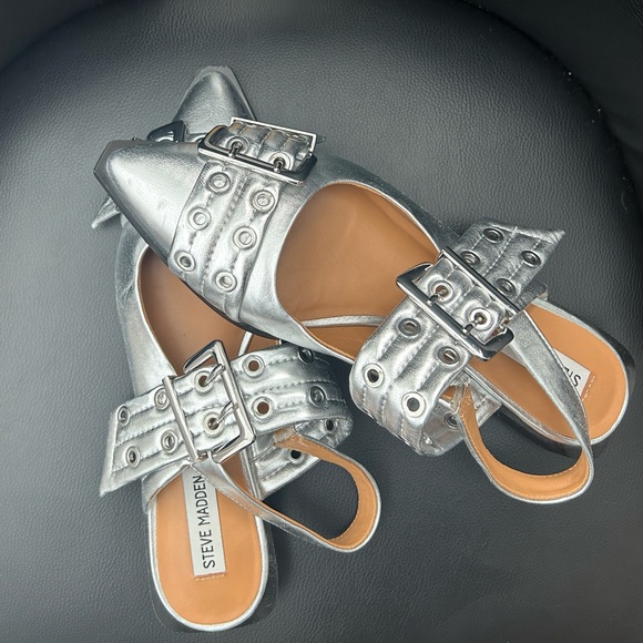 Steve Madden Silver Leather Buckle Slingback Sandals - Picture 3 of 5
